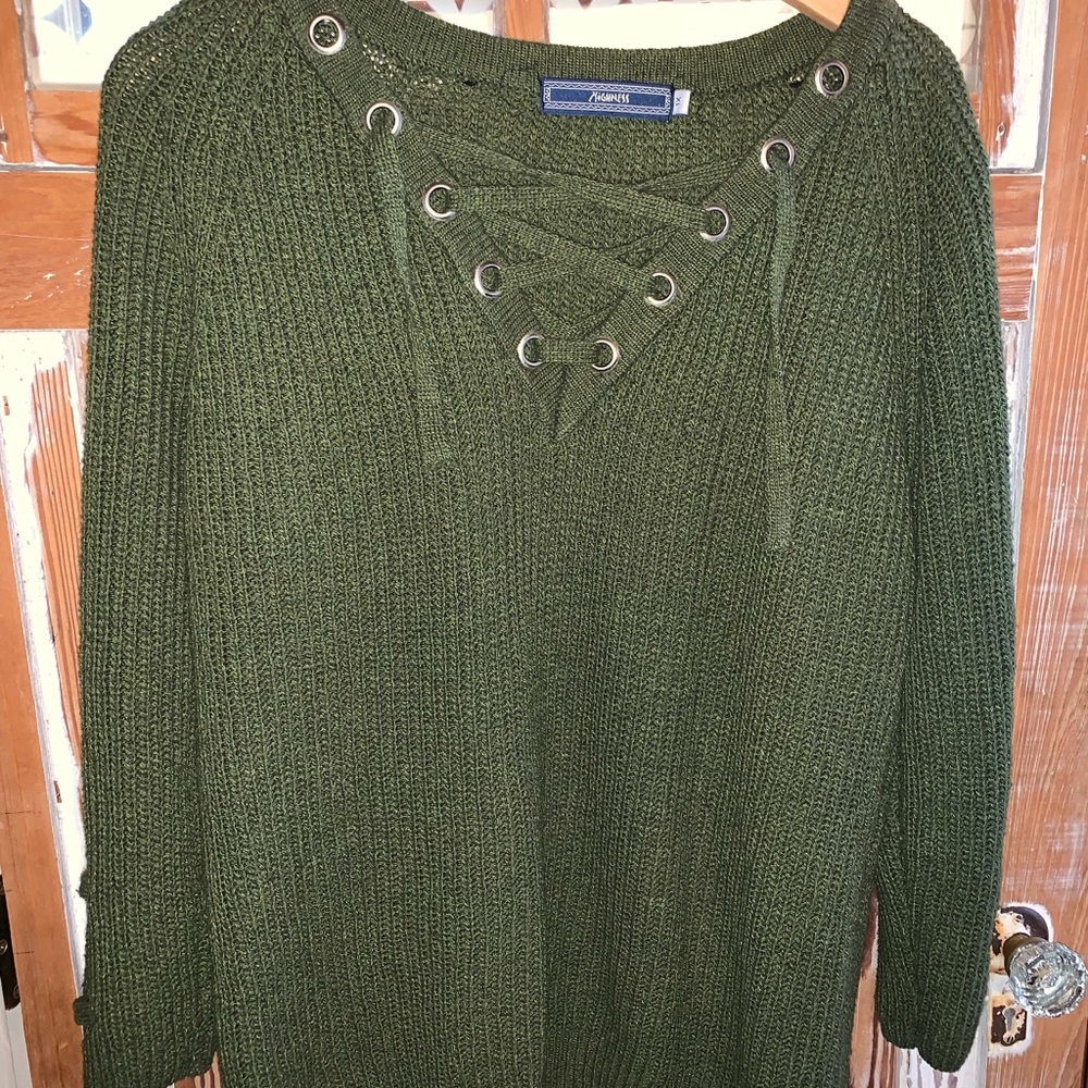 Boutique criss cross top.